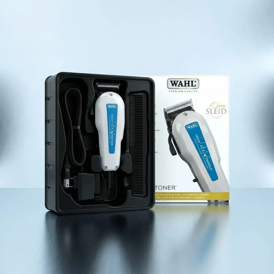 Máquina de cortar cabello Wahl Designer con motor V5000 y palanca de ajuste lateral. Ideal para cortes profesionales precisos y continuos.