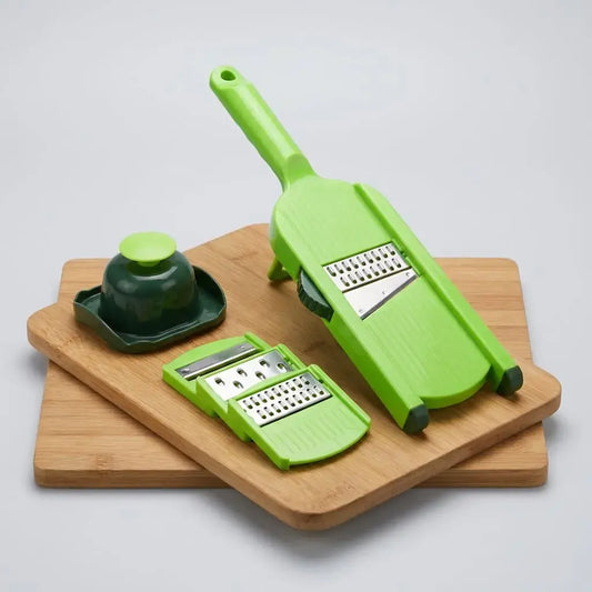 Rallador multifuncional con cuchillas intercambiables ideal para rebanar, rallar y cortar alimentos de forma rápida y uniforme.